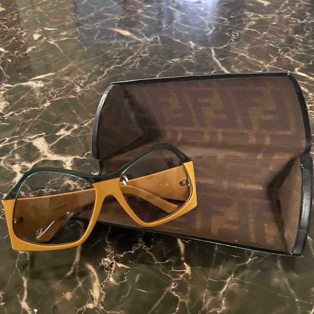 AUTHENTIC FENDI SUNGLASSES